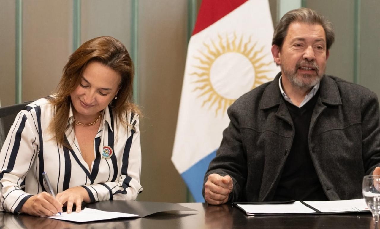 Firma de Convenio Institucional.