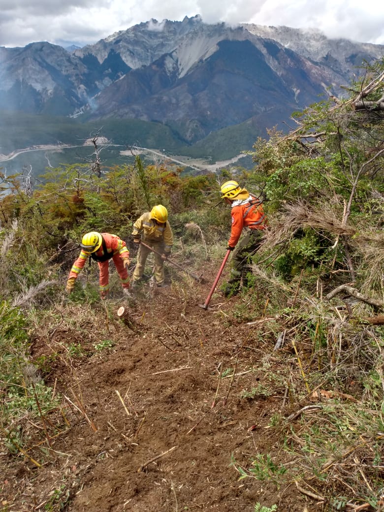 Continuamos trabajando en los Incendios Forestales de Bariloche